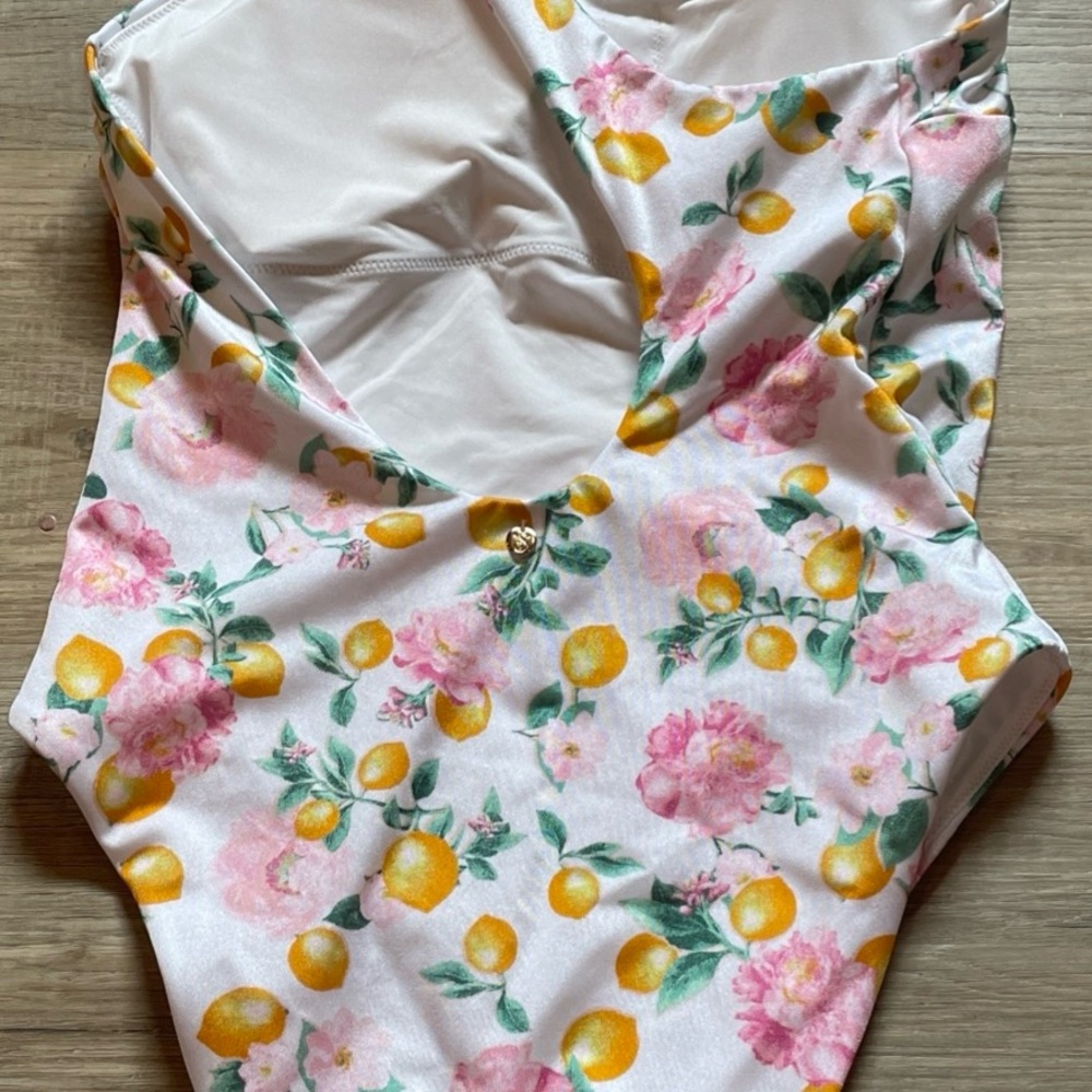 Victorias Secret Small White Floral Lemons Single Shoulder One Piece Swimsuit VS - Picture 5 of 5